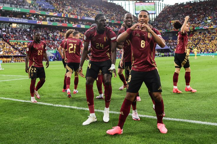  Youri Tielemans se je takole veselil svojega gola, že v drugi minuti tekme za vodstvo z 1:0. | Foto: Guliverimage