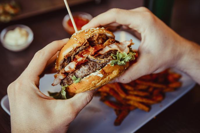Hamburger | Portal Big 7 Travel je na podlagi ocen uporabnikov in priporočil uredništva pripravil seznam najboljših hamburgerjev v Evropi za leto 2024. | Foto Shutterstock