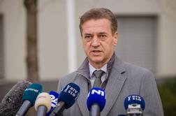 Golob optimistično: Samo mirne živce