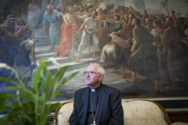 "Verjamem, da je ta zavest v Cerkvi zdaj dovolj jasna, in upam, da bo vedno bolj postajala jasna tudi v družbi kot taki. Vemo, da ni nobenega dela družbe, ki bi bil pred to strahoto varen. Zdi se mi zelo pomembno, da se tega začne zavedati družba in da na to postane pozorna – vse od družine naprej," meni nadškof Zore. | Foto: Ana Kovač