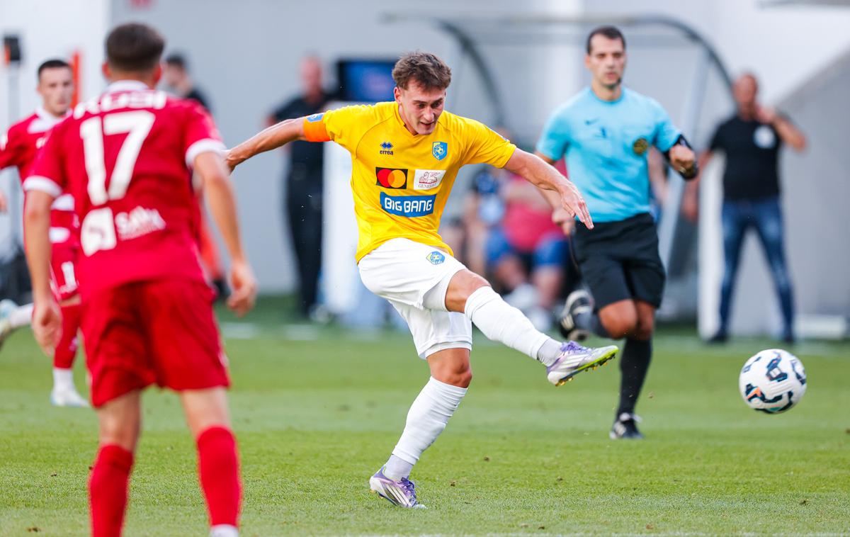 prva liga Martin Pečar NK Bravo NK Aluminij | Martin Pečar je zadel za vodstvo Brava ob koncu prvega polčasa. | Foto Aleš Fevžer