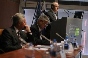 Svetlik: Na referendumu le zakoni, s katerimi bi plačali socialno varnost