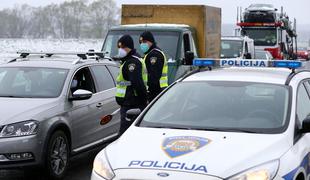 Huda prometna nesreča na Hrvaškem: trije mrtvi in 12 poškodovanih