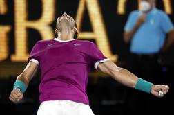Čustvenega Nadala v finalu čaka razpoloženi Rus #video