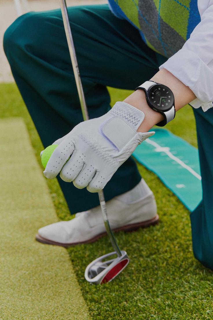3-113_lifestyle_galaxy_watch5_golfedition_graphite_HI | Foto: 