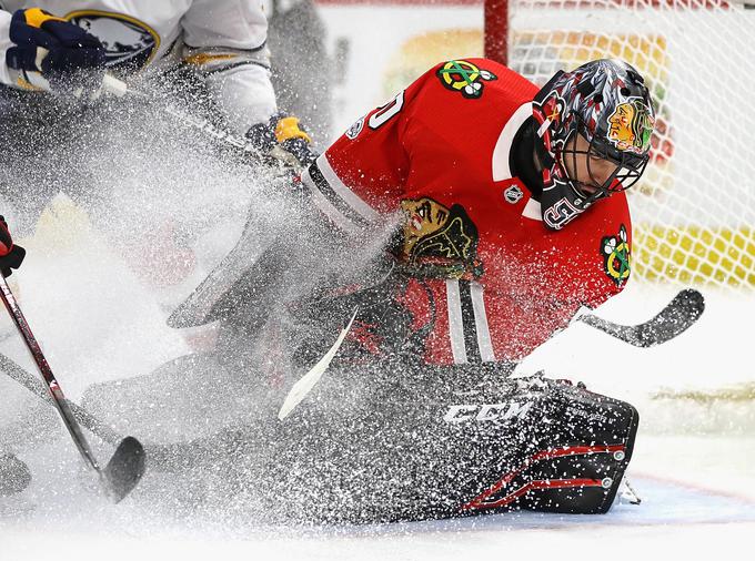 Corey Crawford se je vrnil z zmago nad Buffalom. | Foto: Getty Images