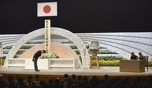 Japonska z minuto molka v spomin na žrtve potresa in cunamija 