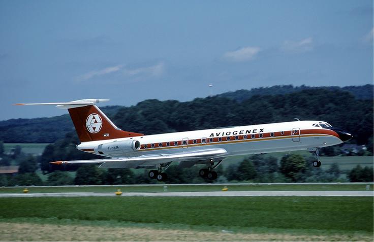 Tupoljev Tu-134A družbe Aviogenex Tu-134A, podoben tistemu, ki je bil udeležen v smrtonosni nesreči na Hrvaškem.  | Foto: Wikimedia Commons
