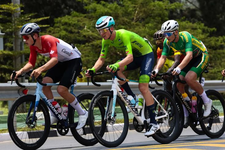 Jakob Omrzel je cestno dirko v kategoriji U23 končal na 14. mestu. | Foto: Kolesarska zveza Slovenije