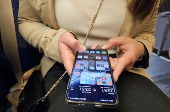 Huawei k poslu snubi tudi Mercedes in Audi