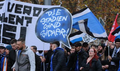 Nemški navijači nadaljujejo proteste zaradi strožjih varnostnih ukrepov