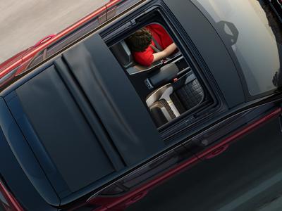 Renault pri novi električni “katrci” prvič tudi z veliko pomično streho