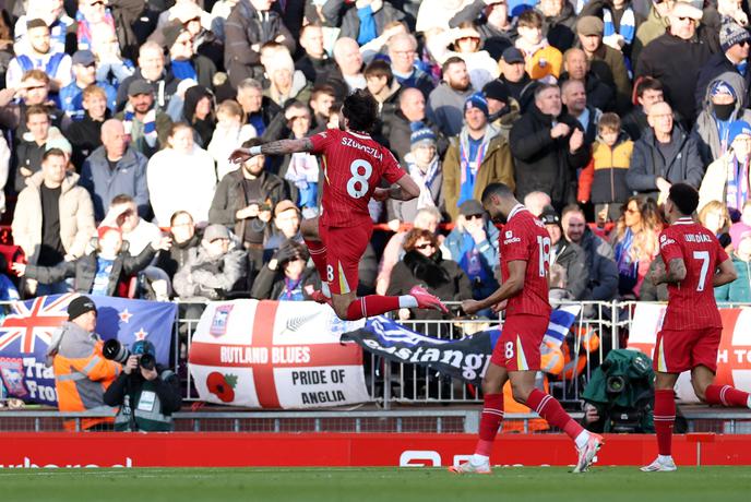 Nov spodrsljaj Tottenhama, evrogol Martineza za zmago Man Utd