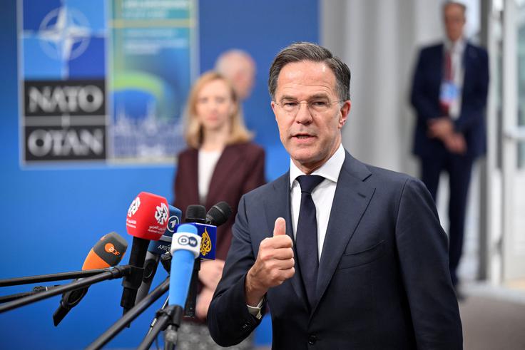 "Seveda pozdravljam napoved," je dejal Rutte. | Foto: Reuters