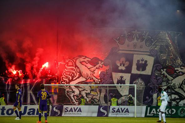 Maribor in Olimpija kaznovana zaradi navijaških grehov