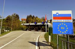 Zastoji na cestah po celi državi: štiri ure čakajo na izstop iz Slovenije