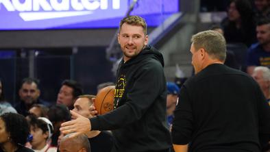 Dončić s posebno aktivnostjo razveselil soigralce, James ne skriva ponosa