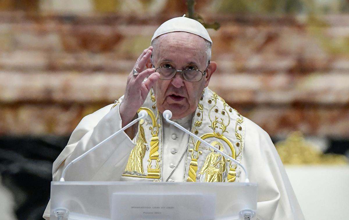 Papež Frančišek | Pri cerkveni ureditvi naj sodelujejo vsi verniki, je pozval Frančišek. | Foto Reuters