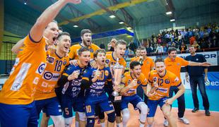 ACH Volley spet na vrhu, mladi Mariborčani kot žilav tekmec #foto