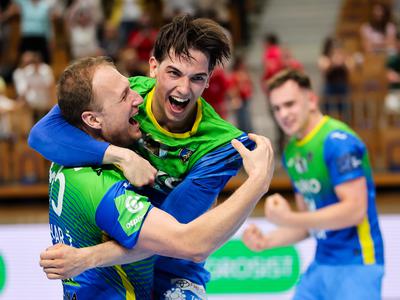 Andraž Makuc odhaja v Romunijo, Uroš Knavs k Slovanu