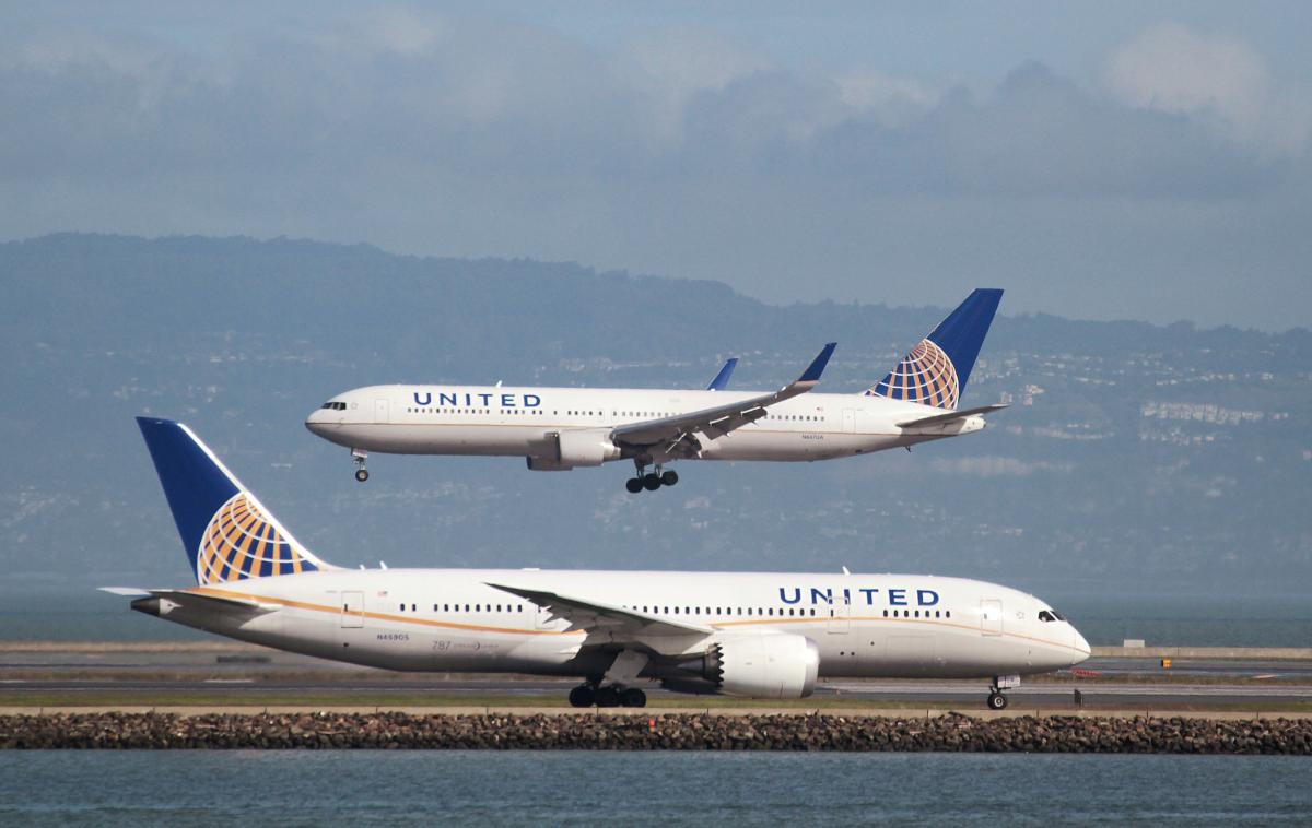 United Airlines | Unirted Airlines je avgusta kot prva ameriška letalska družba predpisala obvezno cepljenje za svoje zaposlene. | Foto Reuters