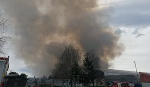 Velik požar v Surovini: škode za tri milijone evrov #video #foto