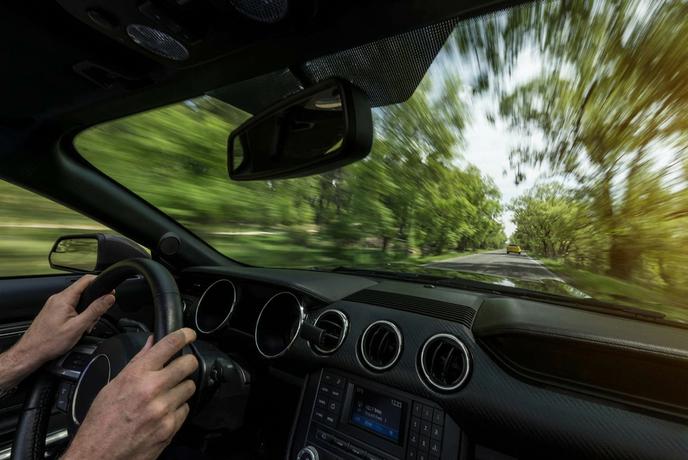 Izguba vozniškega dovoljenja: Ko vas pretežka noga stane mobilnosti