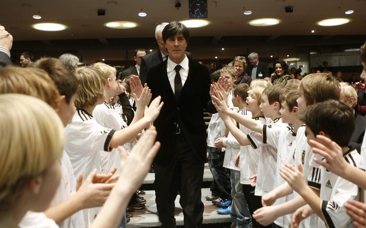 Selektor Joachim Löw bo Nemce skušal popeljati do druge zaporedne lovorike na velikih tekmovanjih. | Foto: 