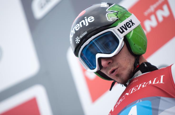 Robert Kranjec je že štirikrat nastopil na olimpijskih igrah, leta 2002 je na ekipni preizkušnji osvojil bron. Igre v Pjongčangu bodo minile brez njega.  | Foto: Sportida