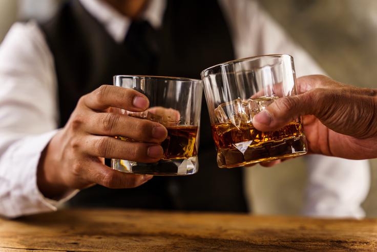 Kozarec žgane pijače vsebuje okoli 100 kalorij.  | Foto: Shutterstock