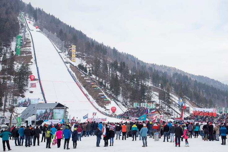 V dolini pod Poncami se je letos drenjalo 58.400 obiskovalcev. | Foto: Urban Urbanc/Sportida