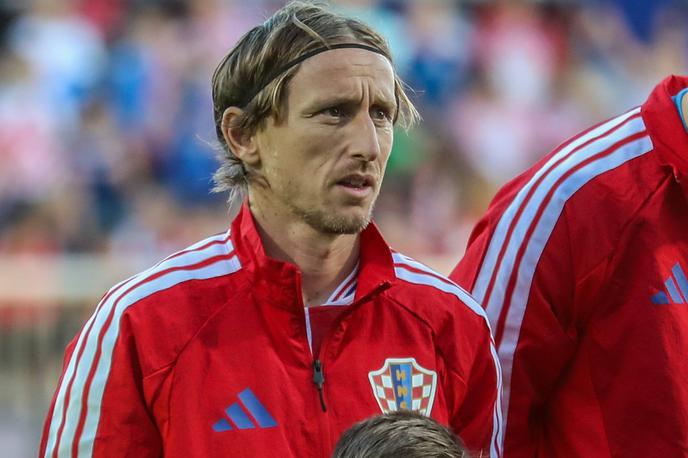 Luka Modrić | Luka Modrić je za Hrvaško zbral rekordnih 205 nastopov, a ni še nikoli občutil takšnega sramu kot v soboto proti Angliji (0:7). | Foto Guliverimage