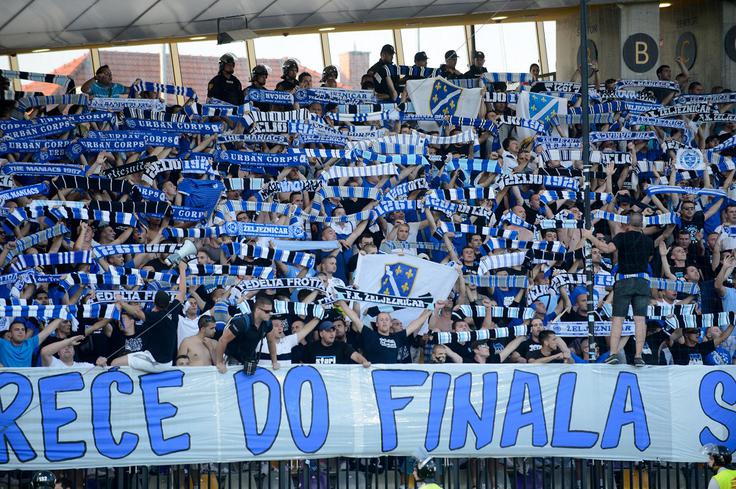 "Željo" je priljubljen tudi v Sloveniji. Dvoboj v Ljudskem vrtu si je leta 2012 ogledalo ogromno njegovih navijačev. | Foto: Aleš Fevžer