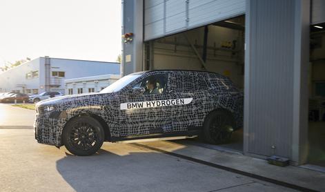 Novi BMW-jev SUV: imel bo pet pogonov, zadnji je lepo presenečenje #foto
