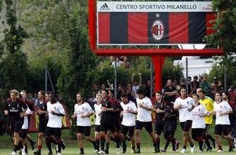 Novinič zaigral za Milan, Fornezzi na vrhu