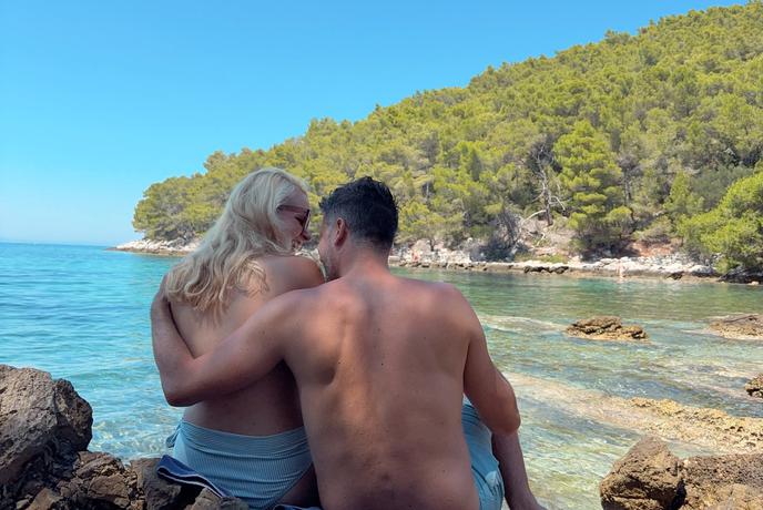 To je novo dekle Janija Prednika, s katerim pričakuje otroka