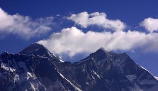 Plaz pod Mount Everestom ubil 12 ljudi