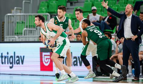 V živo: Krka se v Stožicah pogumno upira Cedeviti Olimpiji