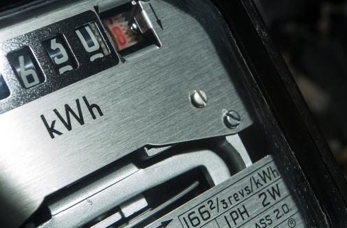Vsak mesec več kot tri evre cenejša elektrika