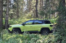 20 centimetrov od tal, štirikolesnega pogona ni: zakaj jeep compass vseeno lahko prepriča?