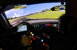 Ljubljana ima nov center dirkaških simulatorjev #video