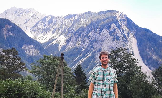 Tadej Lukan je z bratom Rokom leta 2006 zasnoval spletno stran hribi.net, ki je že prvo poletje med obiskovalci gora dosegla izjemen odziv. Stran v poletnih dneh mesečno obišče več kot 400 tisoč različnih uporabnikov. | Foto: Alenka Teran Košir