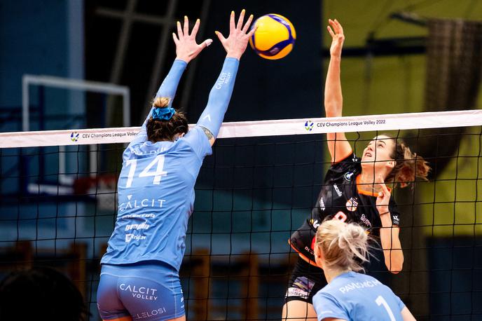 Calcit Volley Viteos Neuchatel | Kamničanke so v finalu srednjeevropske lige ostale praznih rok proti Madžarkam. | Foto Matic Klanšek Velej/Sportida