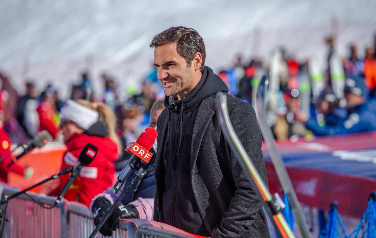 Roger Federer | Švicarski teniški zvezdnik Roger Federer, ki si je danes ogledal ženski superveleslalom v Lenzerheideju, računa, da se bo poleti vrnil na teniška igrišča.  | Foto Guliverimage