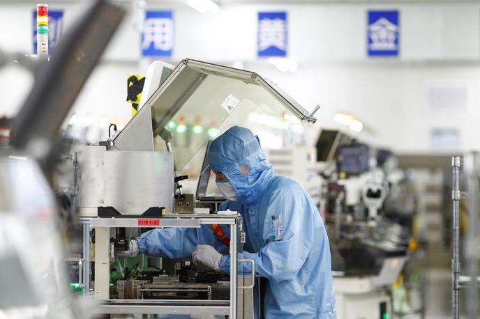 Proizvodnja na Kitajskem | Svetovne multinacionalke bodo po pričakovanjih strokovnjakov v naslednjih mesecih poskušale zmanjšati svojo odvisnost od Kitajske. Je to priložnost tudi za slovenska podjetja? | Foto Reuters