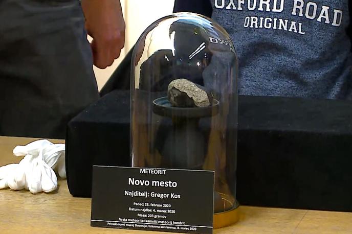Meteorit | Kos meteorita, ki je pristal na slovenskih tleh, tehta 203 grame. | Foto Planet TV