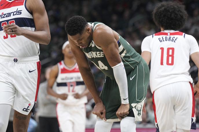 Giannis Antetokounmpo | Giannis Antetokounmpo se je poškodoval. | Foto Reuters