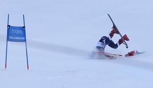 Mikaela Shiffrin po padcu in vbodni rani odsotna mesec dni