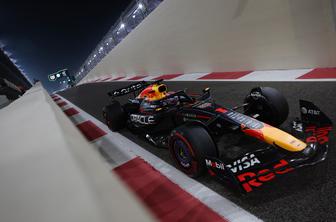 Verstappen vrši pritisk, na štartu zadnje dirke pred McLarnoma