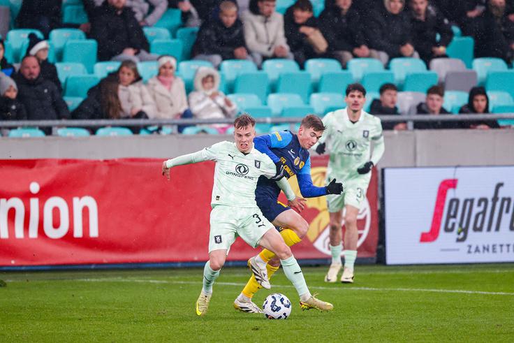 V Stožicah se je na pokalni poslastici osmine finala zbralo nekaj tisoč ljubiteljev nogometa. | Foto: Aleš Fevžer